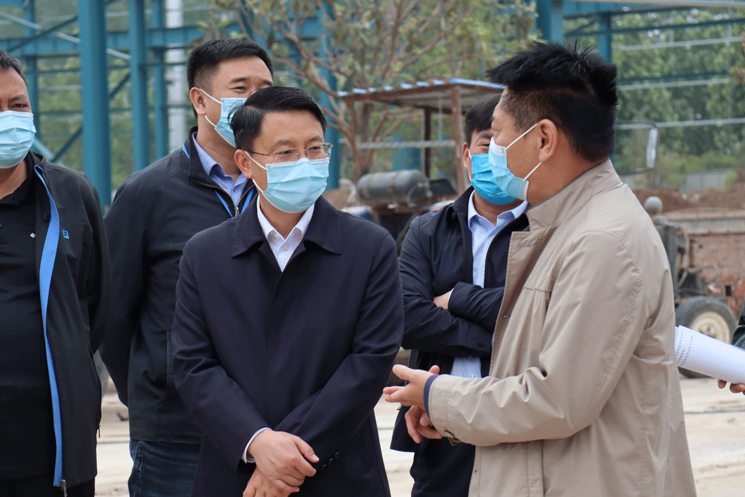  臨潁縣縣委副書記、縣長(zhǎng)李俊偉一行到豫中新材料調(diào)研